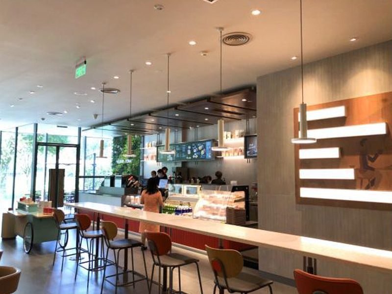 ২০০৯ সালে প্রতিষ্ঠানের সাথে